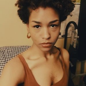 Meet your Posher, Felicia